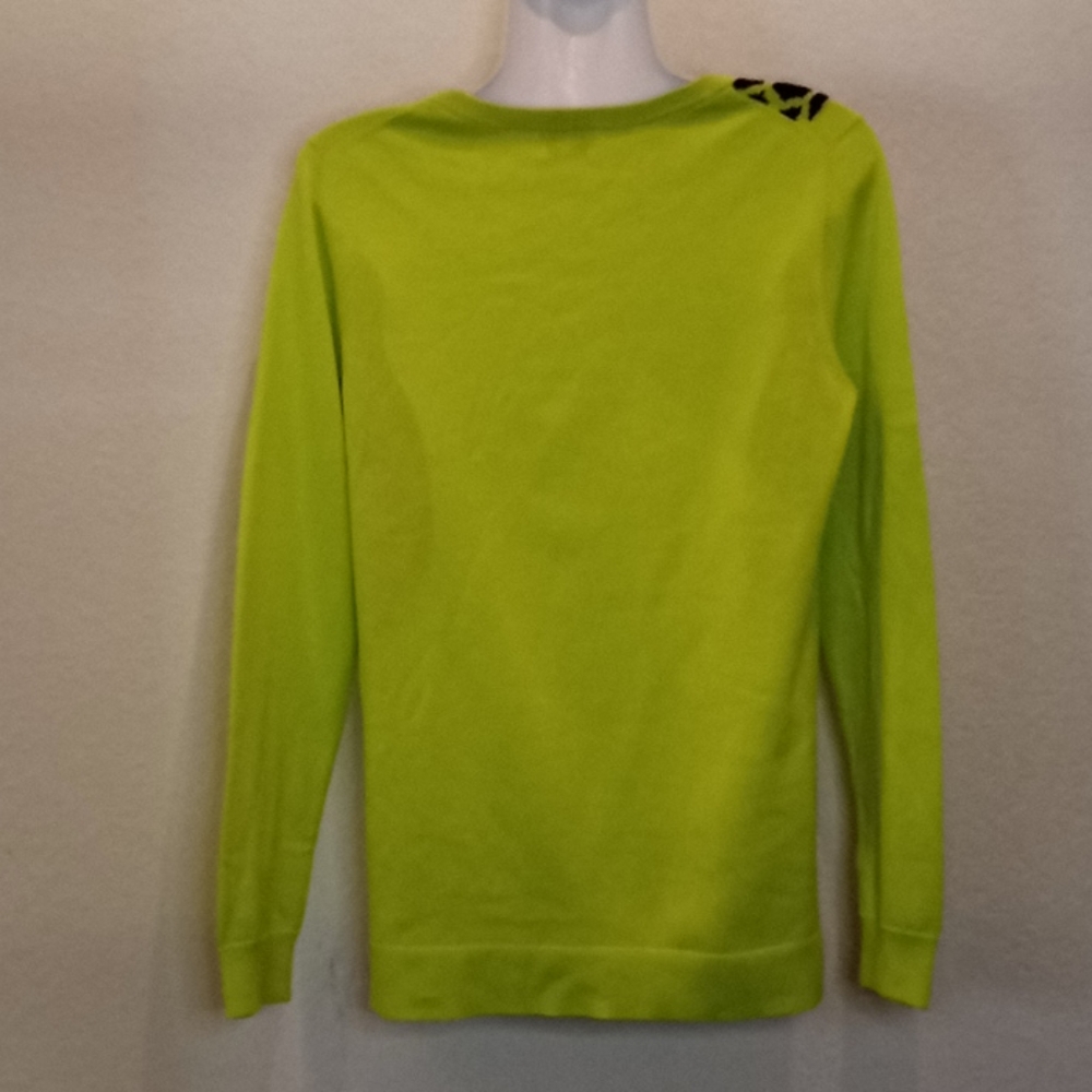 Crown & Ivy ๐ฆ Giraffe Print Sweater - Picture 7 of 12